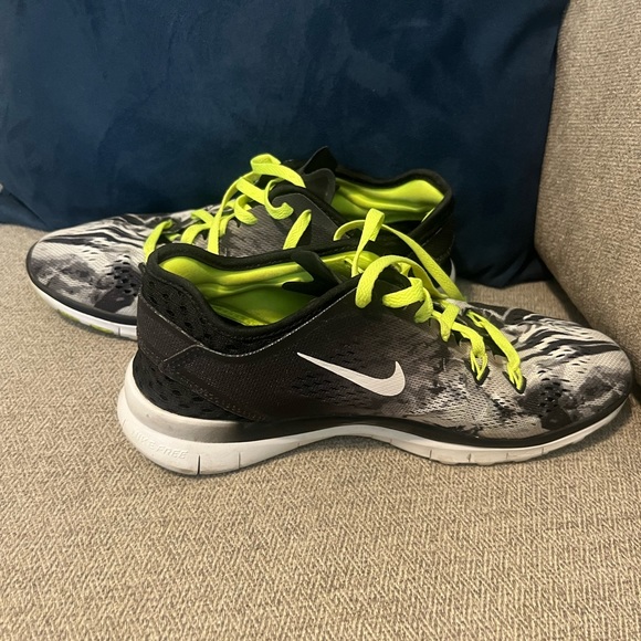 Nike Free 5.0 TR Fit 5 Print Running Shoe - Black/White/Volt - 6.5 - Picture 7 of 9